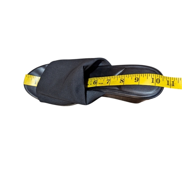 Y2K Tahari Slip On Wedges Stretch Fabric size 10 - Picture 4 of 6